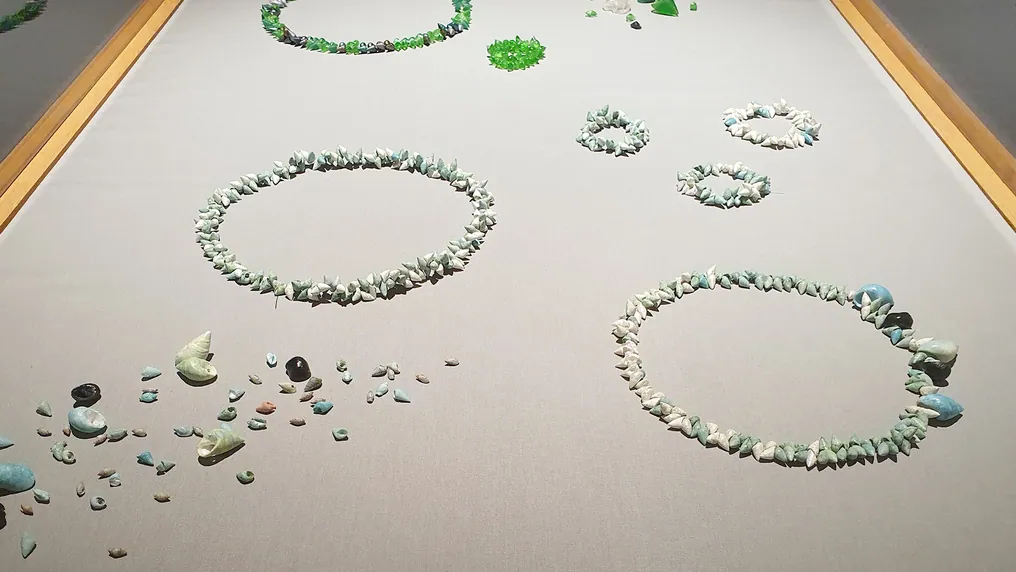 3D-printed porcelain shell necklaces and bracelets strung from the scanned maireener shells